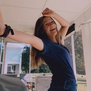 Meet your Posher, Hannah